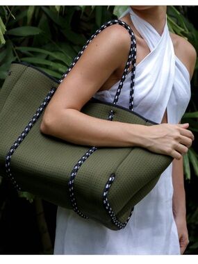 Pop ups - everyday tote - safari green NWT - Stylish Everyday Carry